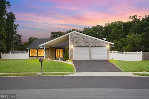 19 Pittman Ln, Sicklerville, NJ 08081