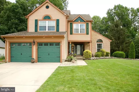 2 Lafayette Dr, Clementon, NJ 08021