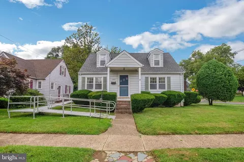 223 Carlisle Rd, Audubon, NJ 08106