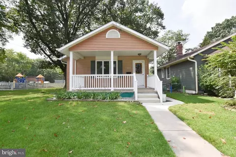 402 W Cedar Ave, Oaklyn, NJ 08107