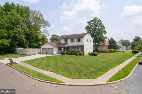 1 Charter Oak Pl, Clementon, NJ 08021