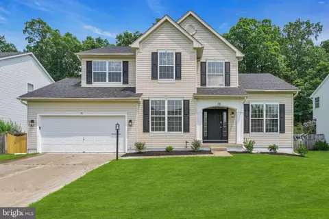 38 Raintree Dr, Sicklerville, NJ 08081