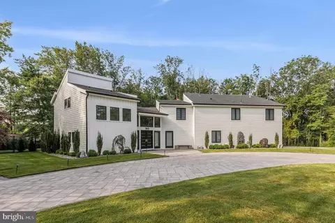 1811 Country Club Dr, Cherry Hill, NJ 08003