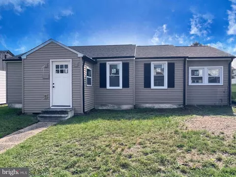 820 Orchard Ave, Runnemede, NJ 08078