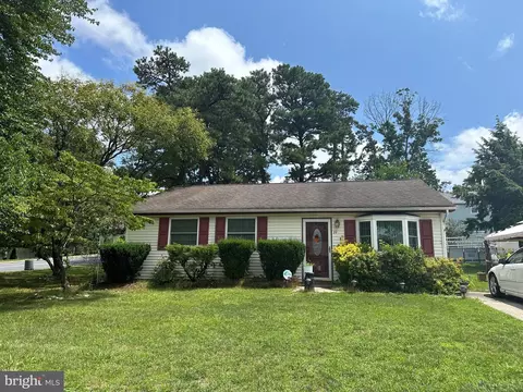 22 Ray Smith Rd, Sicklerville, NJ 08081