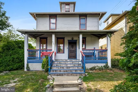 310 Trenton Ave, Laurel Springs, NJ 08021