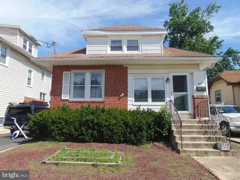 15 W 7th Ave, Runnemede, NJ 08078