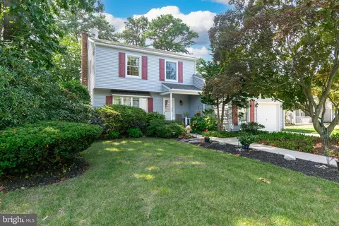 22 Fox Chase Dr, Blackwood, NJ 08012