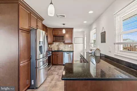 8272 Eden Ln, Pennsauken, NJ 08110