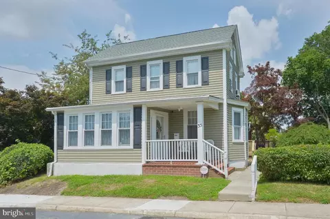 35 Garfield Ave, Blackwood, NJ 08012