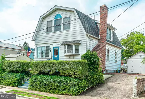 910 Bergen St, Gloucester City, NJ 08030
