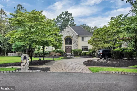 19 Fairway Dr, Voorhees, NJ 08043