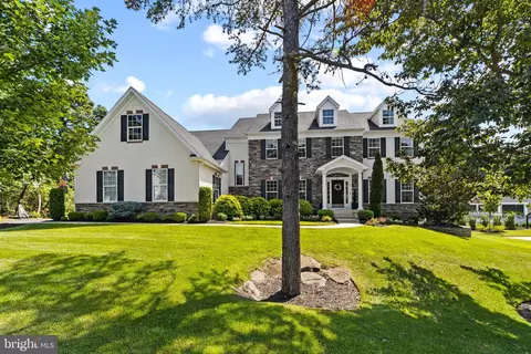 20 Simsbury Dr, Voorhees, NJ 08043