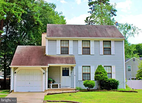 6 Fawn Ln, Sicklerville, NJ 08081