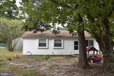 41 Kohomo Ave, Sicklerville, NJ 08081