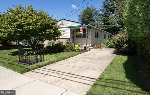 411 Oak St, Audubon, NJ 08106
