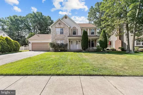 8 Baldwin Dr, Sicklerville, NJ 08081