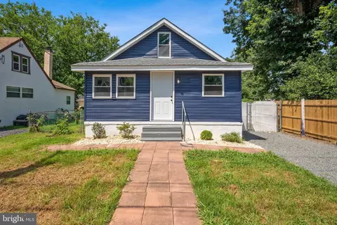 825 Woodland Ave, Glendora, NJ 08029