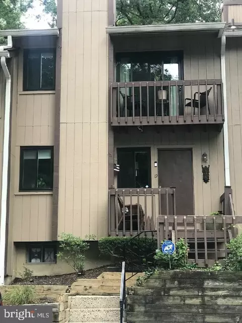 19 Harwood Ln #DD, Clementon, NJ 08021