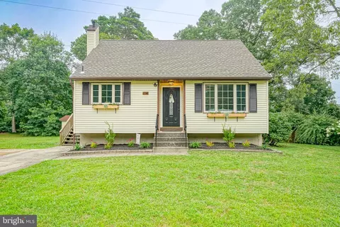 114 Saint Moritz Dr, Sicklerville, NJ 08081