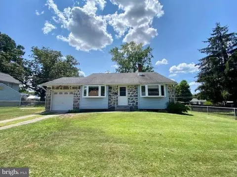 2302 N Cuthbert Dr, Lindenwold, NJ 08021