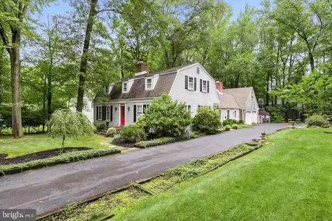 22 Fox Hollow Dr, Cherry Hill, NJ 08003