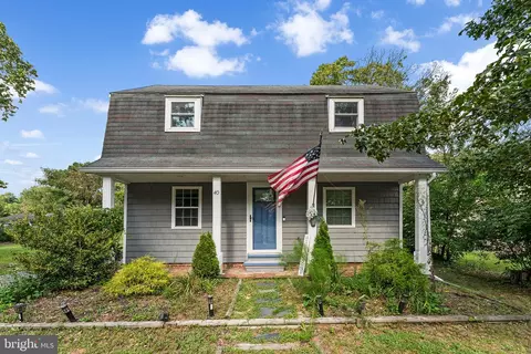 40 Walnut St, Sicklerville, NJ 08081