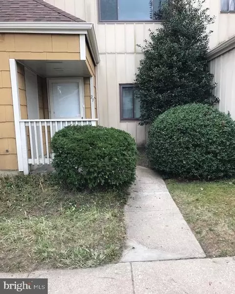 27 Dover Dr, Lindenwold, NJ 08021