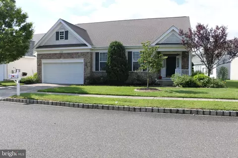 4 Josie Ln, Sicklerville, NJ 08081