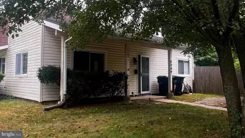 7 Marseille Pl, Sicklerville, NJ 08081