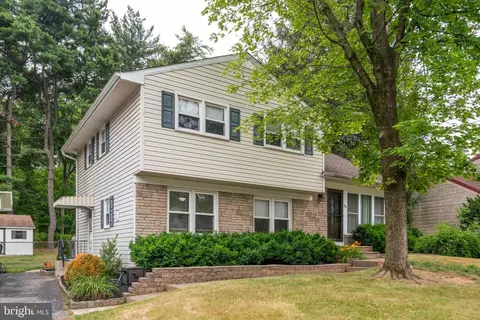 30 Chestnut Ter, Cherry Hill, NJ 08002
