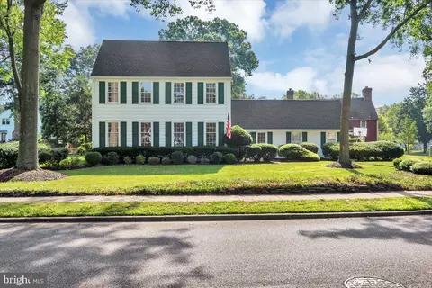 137 Weston Dr, Cherry Hill, NJ 08003