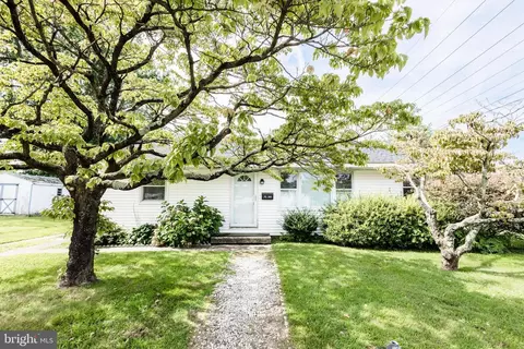 300 Chestnut Ave, Stratford, NJ 08084