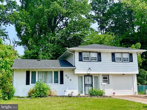 639 Pasadena Dr, Magnolia, NJ 08049