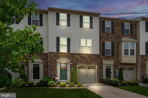 79 Village Green Ln, Sicklerville, NJ 08081