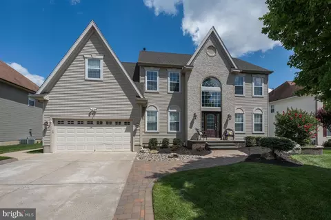 31 Canyon Dr, Berlin, NJ 08009