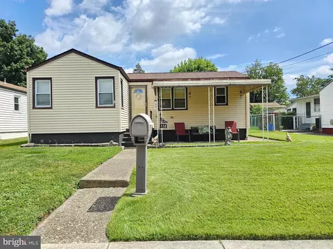 110 Jefferson Ave, Mount Ephraim, NJ 08059