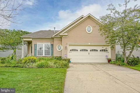 184 Hearthstone Dr, Berlin, NJ 08009