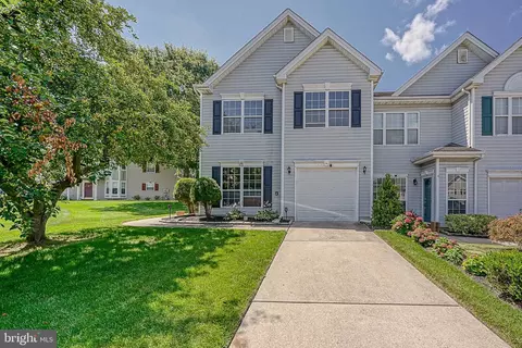 24 Cypress Point Ct, Blackwood, NJ 08012