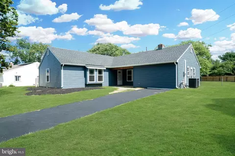 9 Amber Pl, Sicklerville, NJ 08081