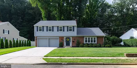 103 Bentwood Dr, Cherry Hill, NJ 08034
