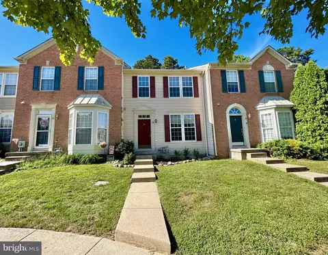 20 Colts Neck Dr, Sicklerville, NJ 08081