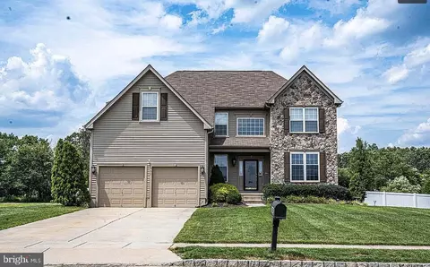 157 Desilvio Dr, Sicklerville, NJ 08081