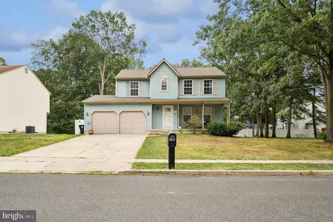 83 Rosalind Cir, Sicklerville, NJ 08081