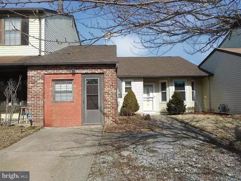 16 Harrington Ln, Sicklerville, NJ 08081