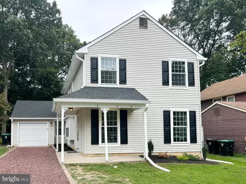 4 Woodstream Dr, Atco, NJ 08004