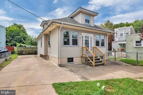 800 Powell St, Gloucester City, NJ 08030