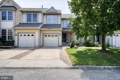 121 Kennedy Ln, Berlin, NJ 08009
