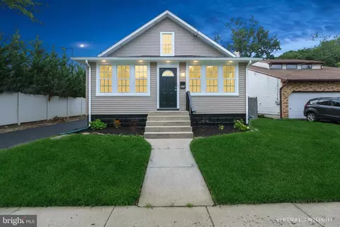 338 E Jefferson Ave, Magnolia, NJ 08049
