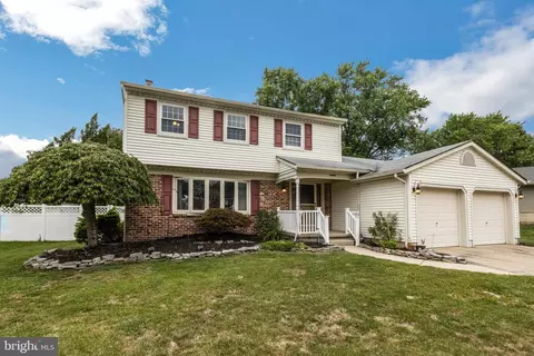 19 Candlestick Rd, Clementon, NJ 08021